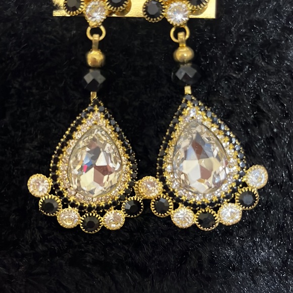 Black beauty earrings - Picture 2 of 3